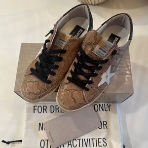 AUTHEBTIC Golden Goose Superstar Classic